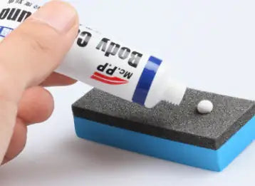 Removing a car scratch